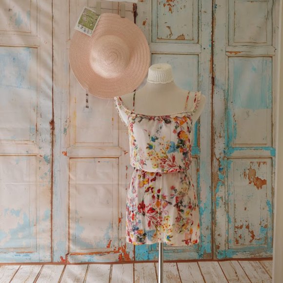 Willow & Clay skort romper / size XS / floral - Picture 1 of 8